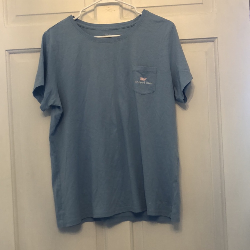 Women’s Vineyard Vines tshirt
